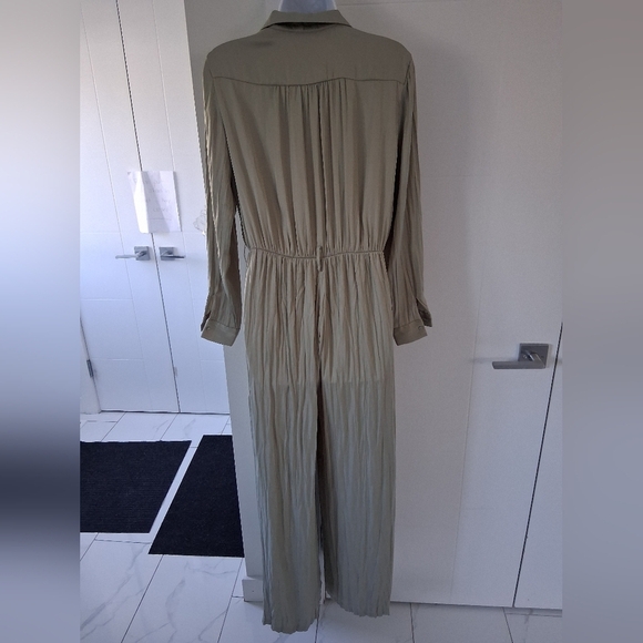 Joie/ Elegant Sage Green Jumpsuit/ Pleated/ Size US S - Picture 8 of 16
